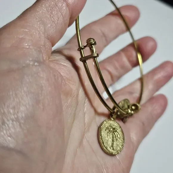 Gold Tone Angelica Palm Tree Charm Bangle Bracelet 8" - Picture 3 of 16